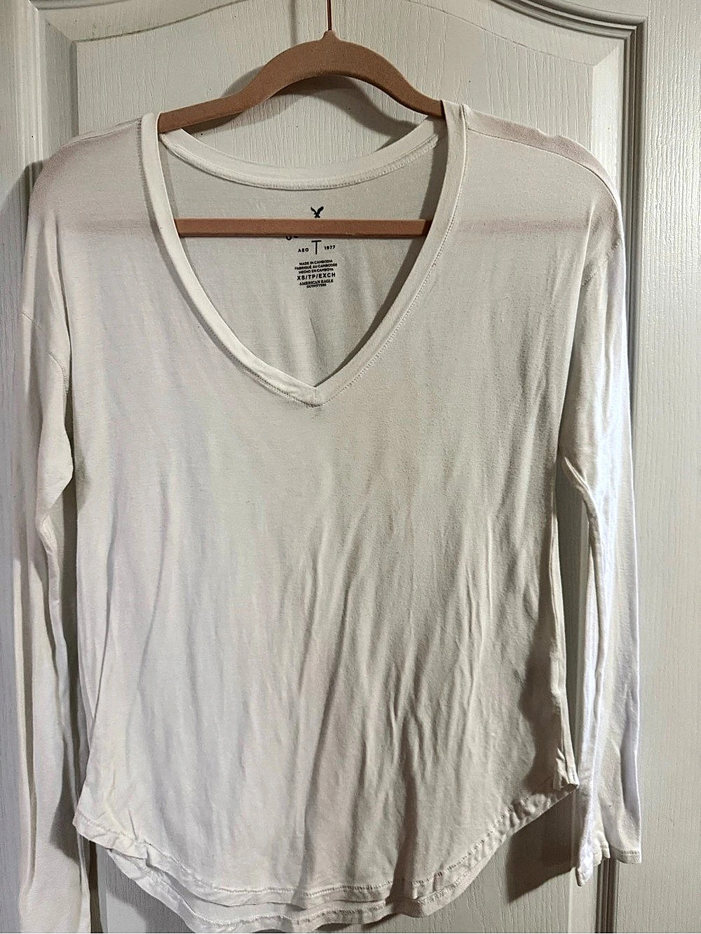 American Eagle Soft & Sexy V-Neck Long Sleeve Tee V-Neck Long Sleeve Tee in